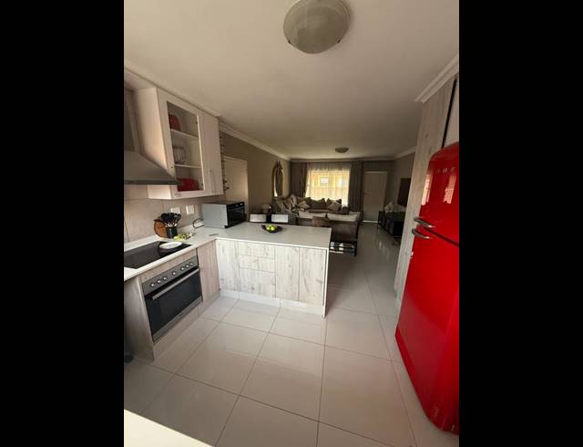 2 BEDROOM TOWNHOUSE FOR SALE IN HELDERWYK